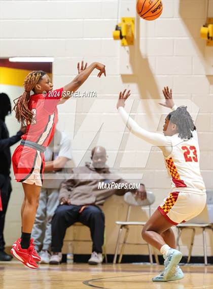 Thumbnail 3 in Seventy-First @ Douglas Byrd photogallery.