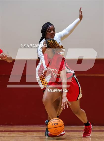 Thumbnail 1 in Seventy-First @ Douglas Byrd photogallery.
