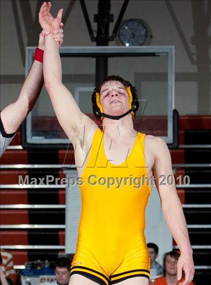 Thumbnail 1 in CIAC Class LL Championships photogallery.