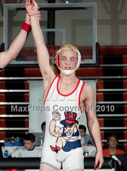 Thumbnail 3 in CIAC Class LL Championships photogallery.