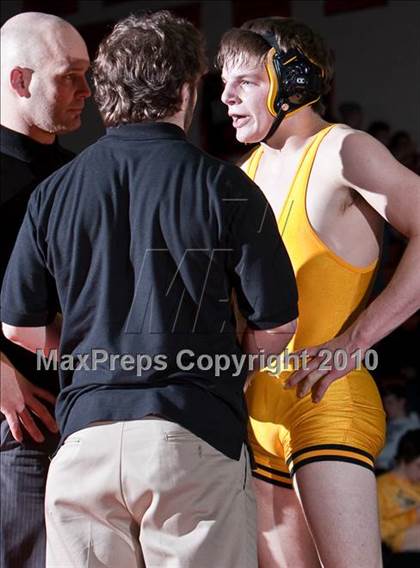 Thumbnail 2 in CIAC Class LL Championships photogallery.