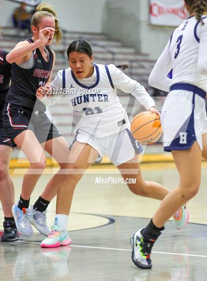 Thumbnail 2 in Viewmont vs. Hunter (Beetdigger Classic) photogallery.