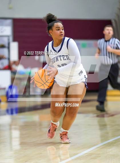 Thumbnail 3 in Viewmont vs. Hunter (Beetdigger Classic) photogallery.