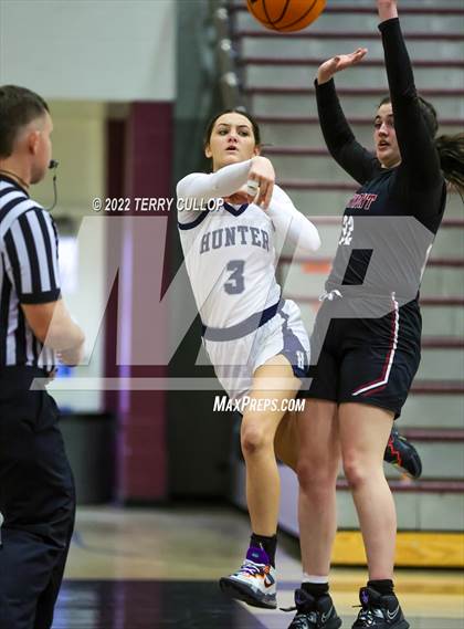 Thumbnail 3 in Viewmont vs. Hunter (Beetdigger Classic) photogallery.