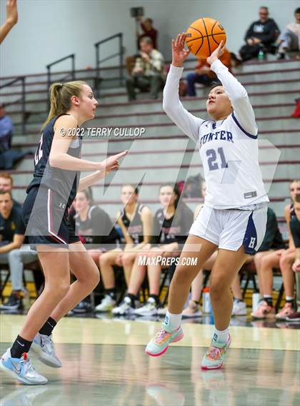 Thumbnail 1 in Viewmont vs. Hunter (Beetdigger Classic) photogallery.