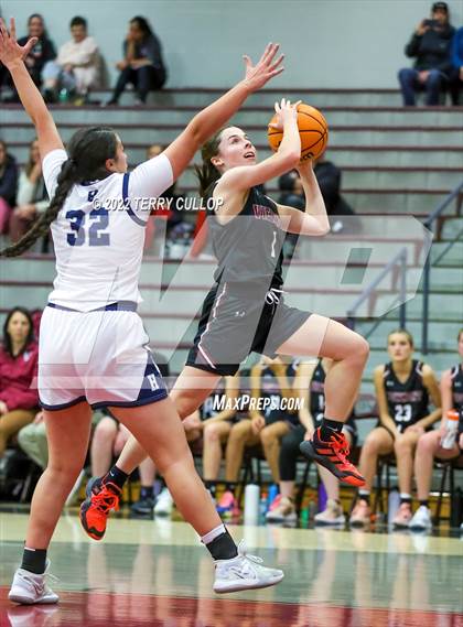 Thumbnail 2 in Viewmont vs. Hunter (Beetdigger Classic) photogallery.