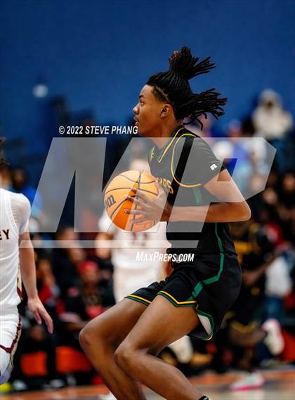 Thumbnail 1 in Whitney vs. Kennedy (Fortune Showcase) photogallery.