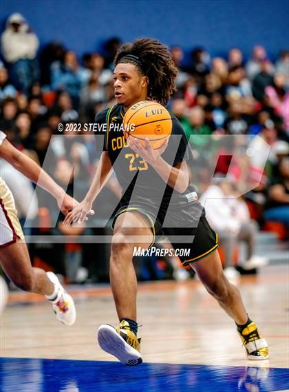 Thumbnail 3 in Whitney vs. Kennedy (Fortune Showcase) photogallery.