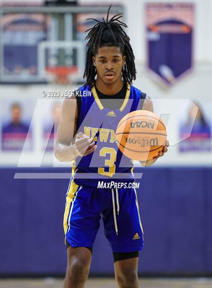Thumbnail 3 in Cardinal Newman vs Tradition Prep (Holiday Classic of the Palm Beaches) photogallery.
