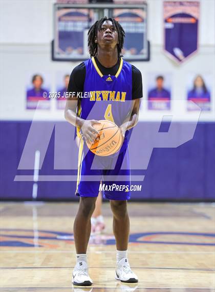 Thumbnail 3 in Cardinal Newman vs Tradition Prep (Holiday Classic of the Palm Beaches) photogallery.
