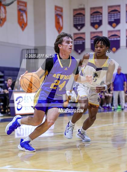 Thumbnail 3 in Cardinal Newman vs Tradition Prep (Holiday Classic of the Palm Beaches) photogallery.
