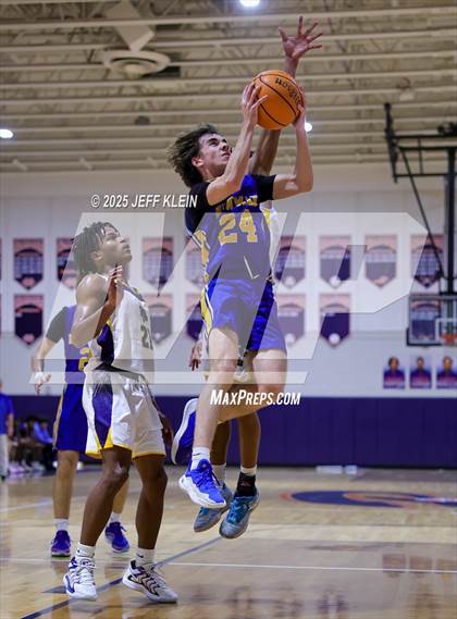 Thumbnail 2 in Cardinal Newman vs Tradition Prep (Holiday Classic of the Palm Beaches) photogallery.