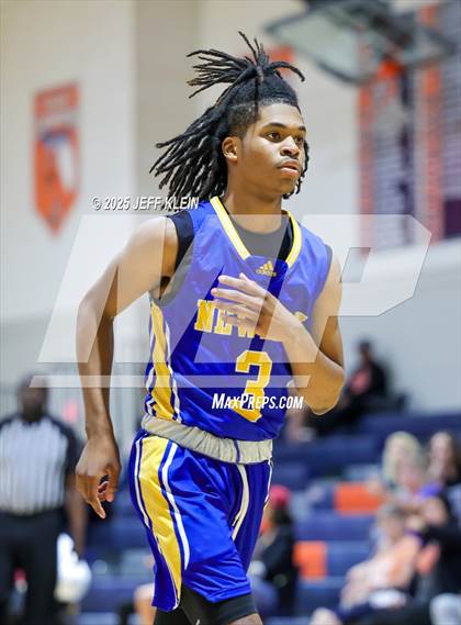 Thumbnail 2 in Cardinal Newman vs Tradition Prep (Holiday Classic of the Palm Beaches) photogallery.