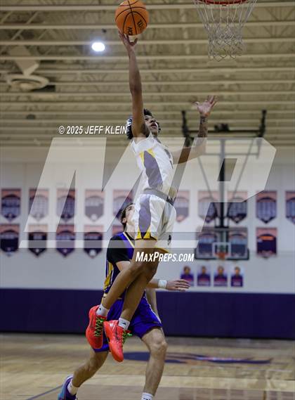 Thumbnail 2 in Cardinal Newman vs Tradition Prep (Holiday Classic of the Palm Beaches) photogallery.
