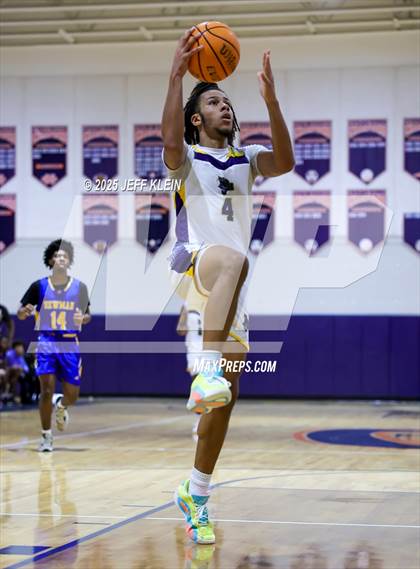 Thumbnail 1 in Cardinal Newman vs Tradition Prep (Holiday Classic of the Palm Beaches) photogallery.