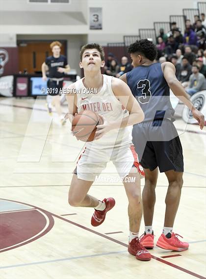Thumbnail 1 in Mater Dei vs. Pinnacle (Rancho Mirage Holiday Invitational) photogallery.