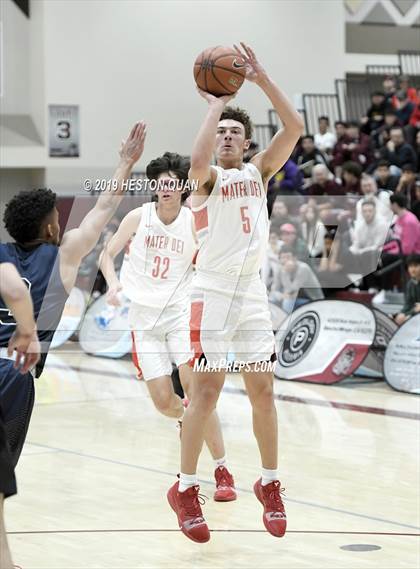 Thumbnail 1 in Mater Dei vs. Pinnacle (Rancho Mirage Holiday Invitational) photogallery.