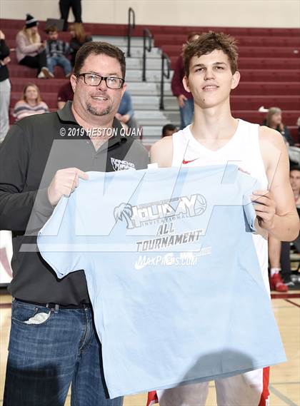 Thumbnail 3 in Mater Dei vs. Pinnacle (Rancho Mirage Holiday Invitational) photogallery.