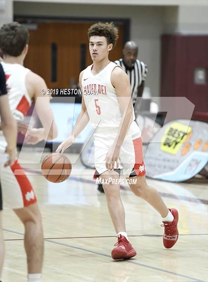 Thumbnail 2 in Mater Dei vs. Pinnacle (Rancho Mirage Holiday Invitational) photogallery.