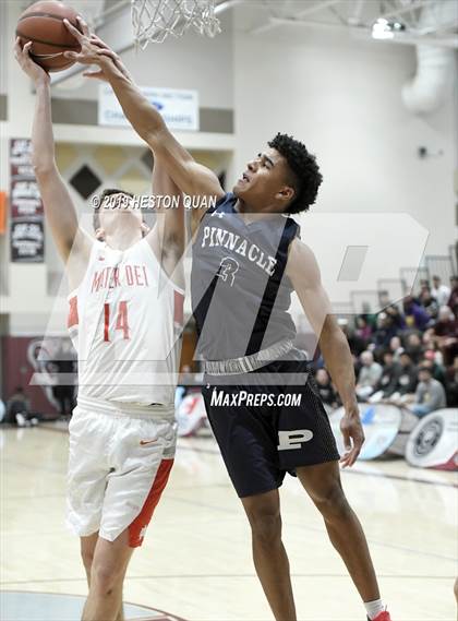 Thumbnail 2 in Mater Dei vs. Pinnacle (Rancho Mirage Holiday Invitational) photogallery.