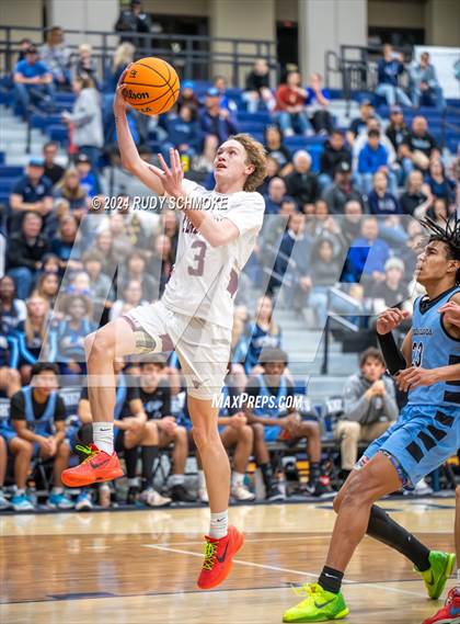 Thumbnail 3 in Rancho Buena Vista vs. University City (CIF SDS Division II Championship) photogallery.