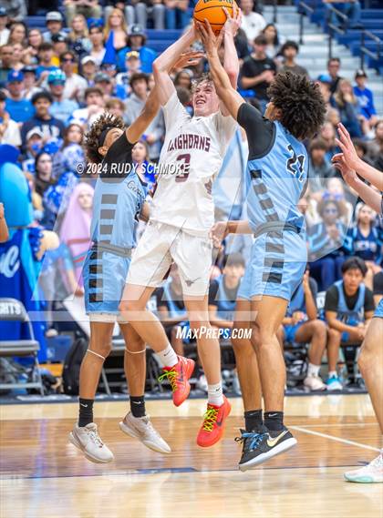 Thumbnail 2 in Rancho Buena Vista vs. University City (CIF SDS Division II Championship) photogallery.