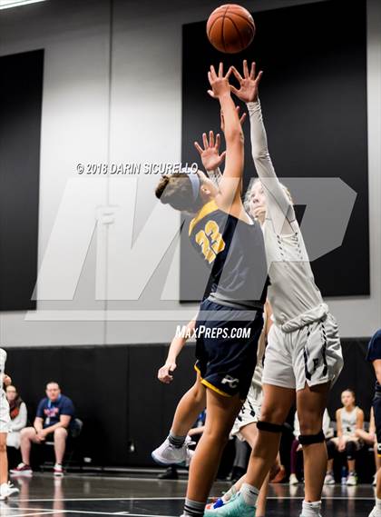 Thumbnail 2 in Pinnacle vs. William Penn Charter (NIKE Tournament of Champions Final) photogallery.