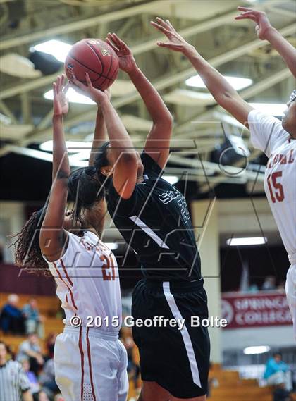 Thumbnail 2 in Capital Prep vs. South Medford (Spalding HoopHall Classic) photogallery.