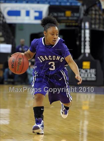 Thumbnail 3 in Sacramento vs. St. Mary's (CIF SJS D3 Final) photogallery.