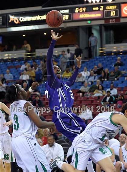 Thumbnail 2 in Sacramento vs. St. Mary's (CIF SJS D3 Final) photogallery.