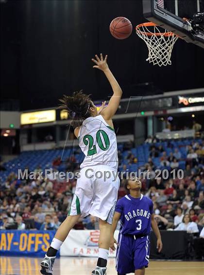 Thumbnail 3 in Sacramento vs. St. Mary's (CIF SJS D3 Final) photogallery.