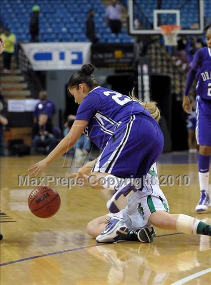 Thumbnail 2 in Sacramento vs. St. Mary's (CIF SJS D3 Final) photogallery.