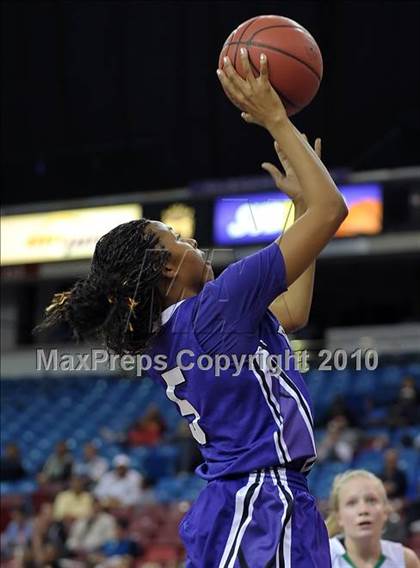 Thumbnail 3 in Sacramento vs. St. Mary's (CIF SJS D3 Final) photogallery.