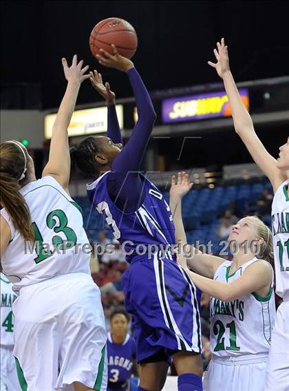 Thumbnail 1 in Sacramento vs. St. Mary's (CIF SJS D3 Final) photogallery.