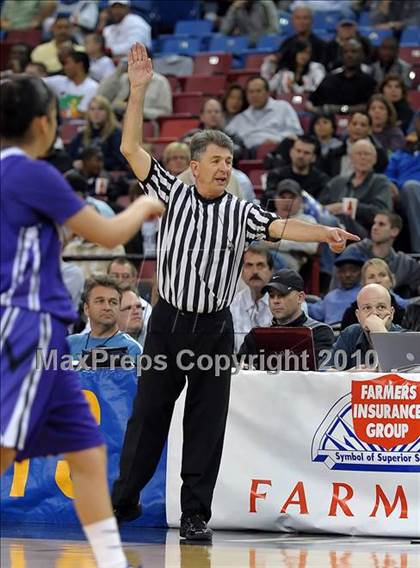 Thumbnail 2 in Sacramento vs. St. Mary's (CIF SJS D3 Final) photogallery.