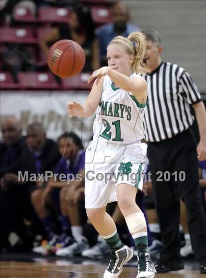 Thumbnail 1 in Sacramento vs. St. Mary's (CIF SJS D3 Final) photogallery.