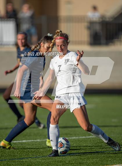Thumbnail 3 in West Ottawa vs. Hudsonville (D2 Semifinal) photogallery.