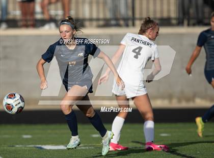 Thumbnail 3 in West Ottawa vs. Hudsonville (D2 Semifinal) photogallery.