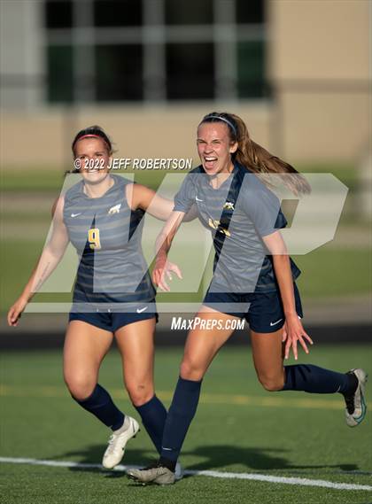 Thumbnail 3 in West Ottawa vs. Hudsonville (D2 Semifinal) photogallery.