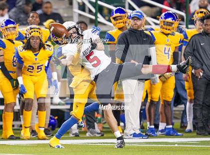 Thumbnail 1 in La Vega vs Argyle (UIL 4A Quarterfinal Playoff) photogallery.