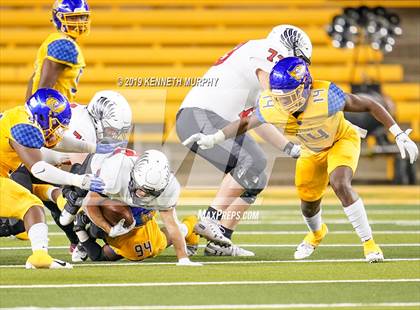 Thumbnail 2 in La Vega vs Argyle (UIL 4A Quarterfinal Playoff) photogallery.