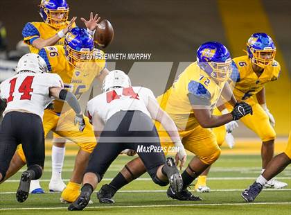 Thumbnail 2 in La Vega vs Argyle (UIL 4A Quarterfinal Playoff) photogallery.