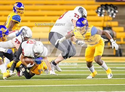 Thumbnail 1 in La Vega vs Argyle (UIL 4A Quarterfinal Playoff) photogallery.