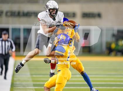 Thumbnail 1 in La Vega vs Argyle (UIL 4A Quarterfinal Playoff) photogallery.