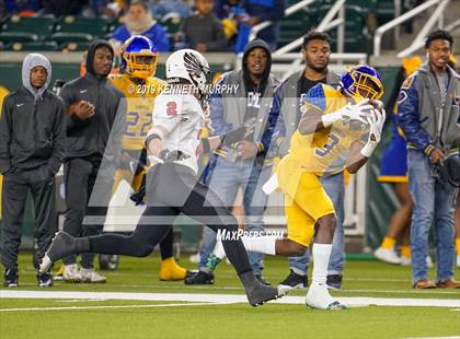 Thumbnail 3 in La Vega vs Argyle (UIL 4A Quarterfinal Playoff) photogallery.