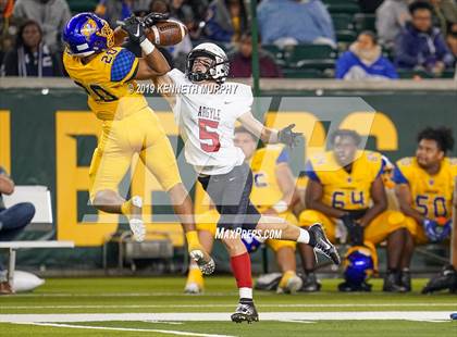 Thumbnail 2 in La Vega vs Argyle (UIL 4A Quarterfinal Playoff) photogallery.