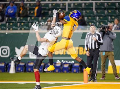 Thumbnail 3 in La Vega vs Argyle (UIL 4A Quarterfinal Playoff) photogallery.