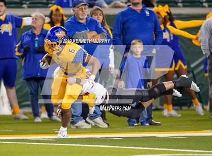 Thumbnail 2 in La Vega vs Argyle (UIL 4A Quarterfinal Playoff) photogallery.