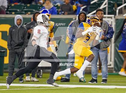 Thumbnail 2 in La Vega vs Argyle (UIL 4A Quarterfinal Playoff) photogallery.