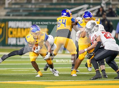 Thumbnail 2 in La Vega vs Argyle (UIL 4A Quarterfinal Playoff) photogallery.
